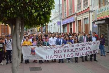 Telde protesta en silencio contra la violencia machista (Foto TA y Francisco Javier Santana)